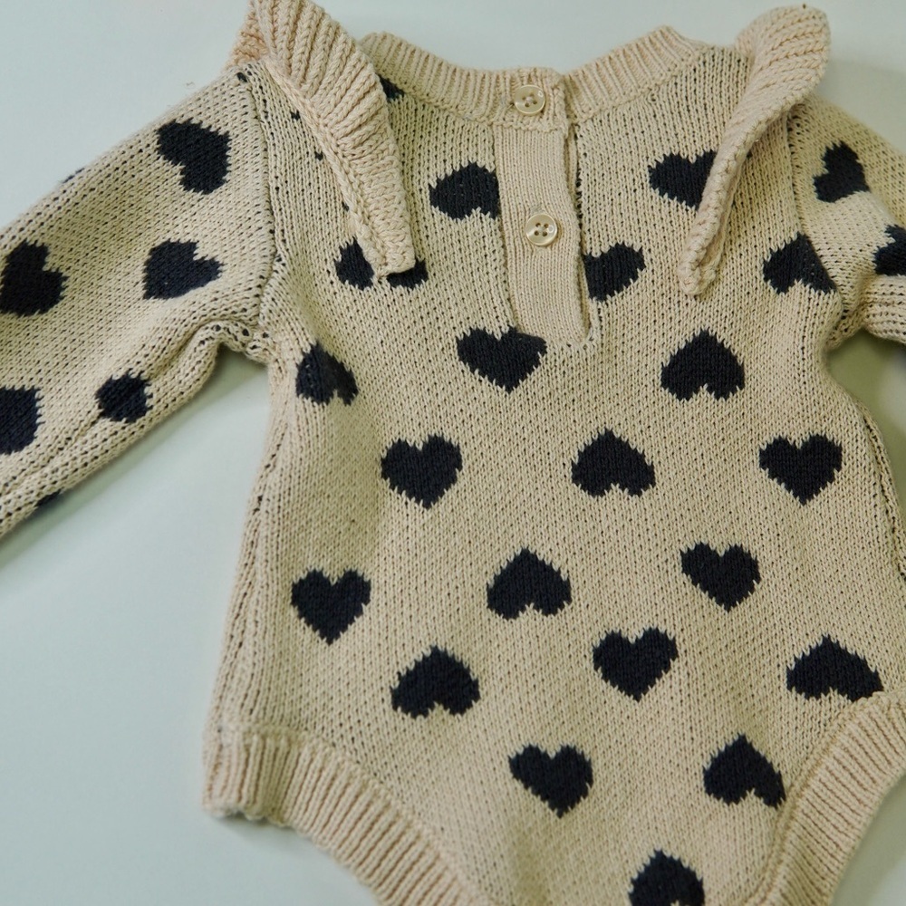 Charming Heart Sweater - Black and Tan